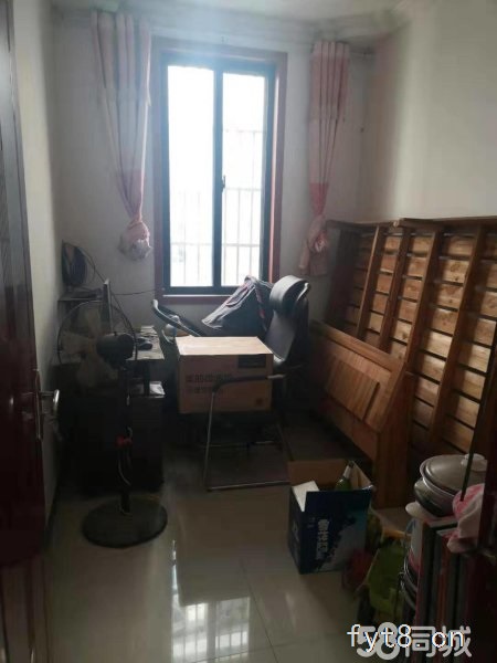 欧陆花园简装三室,新到房源,诚心出售